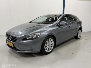 Volvo V40 2.0 T3 Momentum NL-AUTO / DEALER HISTORIE / NAVI