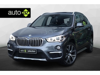 BMW X1 sDrive20i Centennial High Executive / Panorama / Sportstoelen / Headup