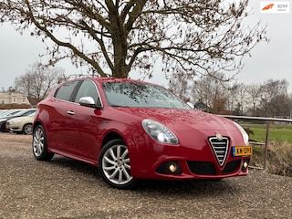 Alfa Romeo Giulietta 1.4 T Distinctive | Xenon + Leder + Clima nu €5.450,-!!