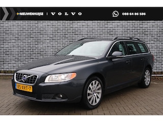 Volvo V70 1.6 T4 Limited Edition | Lederen bekleding | Xenon verlichting | Navigatie | Stoelverwarming | 100% dealer onderhouden | 17" velgen | trekhaak |