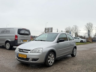 Opel Corsa 1.2-16V Silverline - APK 07/2026 - WEINIG KM NAP! - AIRCO - VOLLEDIG ONDERHOUD HISTORIE -
