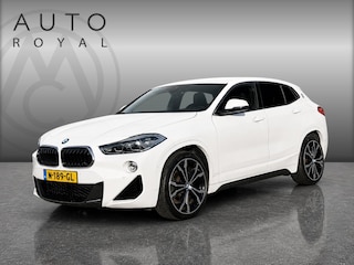 BMW X2 sDrive20i High Executive AUTOMAAT | LEDER | DODEHOEK DETECTIE | ACHTERUIT RIJ CAMERA | SPORT STOELEN| KEYLESS ENTRY/GO|NAVIGATIE | BI- XENON KOPLAMPEN | STOEL VERWARMING |