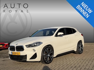 BMW X2 sDrive20i High Executive AUTOMAAT | LEDER | DODEHOEK DETECTIE | ACHTERUIT RIJ CAMERA | SPORT STOELEN| KEYLESS ENTRY/GO|NAVIGATIE | BI- XENON KOPLAMPEN | STOEL VERWARMING |