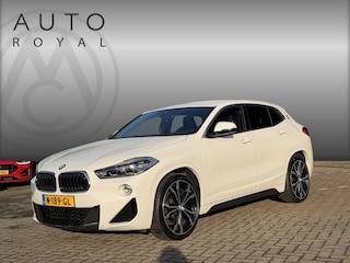 BMW X2 sDrive20i High Executive AUTOMAAT | LEDER | DODEHOEK DETECTIE | ACHTERUIT RIJ CAMERA | SPORT STOELEN| KEYLESS ENTRY/GO|NAVIGATIE | BI- XENON KOPLAMPEN | STOEL VERWARMING |