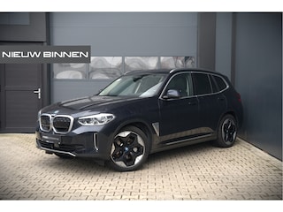 BMW iX3 High Executive 80 kWh | Panoramadak | Keyless | Stoelverwarming | Harman Kardon | Memory Seat | Head-Up Display | 360 Camera | Adaptief Onderstel | Trekhaak | Adaptive LED | Elektrische Stoelen | Apple Carplay |