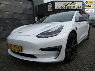 Tesla Model 3 Standard RWD Plus 60 kWh / PANO / Leder / Camera / Stoelverwarming