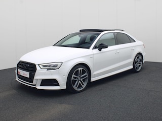 Audi A3 Limousine 35 TFSI/150PK S Line · Panoramadak · Trekhaak · Camera + Parkeersensoren