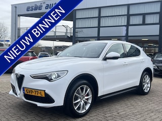 Alfa Romeo Stelvio 2.0 T 280 Pk AWD First Edition Xenon Navigatie Camera Elek Stoelen Leder Stoel + Stuurverwarming 19 inch Velgen DAB
