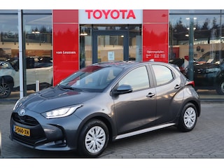 Toyota Yaris 1.5 Hybrid BUSINESS STOELVERW. DODEHOEKDETECTIE  PARK-SENSOREN AD-CRUISE CAMERA KEYLESS