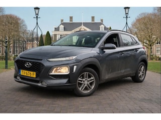 Hyundai Kona 1.0T ESSENSE | PLUS PACK | NL-AUTO! | CAMERA | ALL SEASON | NAVI | CLIMA | CRUISE | PARKEERSENSOREN | APPLE CARPLAY & ANDROID AUTO | VOLLEDIG ONDERHOUDEN!