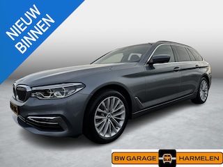 BMW 5-serie Touring 520i High Executive Edition | Trekhaak | Ambiance verlichting | Verwarmde voorstoelen | Carplay | Led |