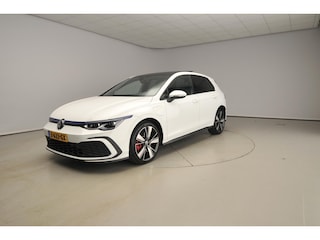 Volkswagen Golf 1.4 eHybrid GTE | Leder | Stoelventilatie | Panoramadak | IQ.Light | Winter pack | Elek. stoelen