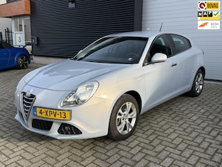 Alfa Romeo Giulietta 1.4 T Distinctive Lusso | Navi | Clima | Cruise | Metalic | Koppeling slipt |