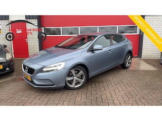 Volvo V40 1.5 T3 Nordic+ AUTOMAAT / TREKHAAK / FULL LED / STANDKACHEL / STOELVERW / NAVI / CLIMA / PDC / BLUETOOTH / CRUISE / NL-AUTO