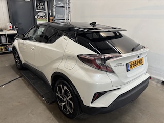 Toyota C-HR 1.8 Hybrid Bi-Tone Blis & Leer & Stoel en Stuurverw. Adaptieve cruise & inparkeerhulp.