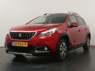Peugeot 2008 1.2 PureTech Allure - Navigatie - Trekhaak - Climate Control - Panorama Dak