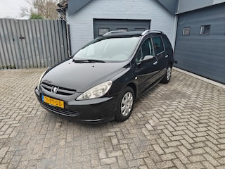 Peugeot 307 SW 1.6 16V Navtech,Climate control,Navi,Cruise control,Trekhaak, Panoramadak,nieuwe apk