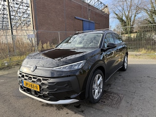 Volkswagen T-Roc 1.5 eTsi 115pk Life First Edition
