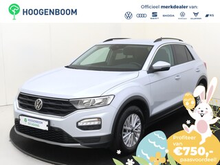 Volkswagen T-Roc 1.0 TSI Style | Adaptieve cruise control | CarPlay | Achteruitrijcamera | Dodehoek detectie | Climate control | Elektrisch inklapbare buitenspiegels | Parkeersensoren |