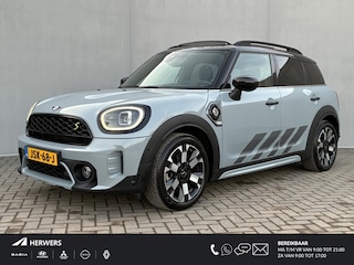 Mini Countryman 1.5 Cooper S E ALL4 MINI Yours PHEV / Leder / Schuif-/kantel dak / Elektrische stoelen/-Achterklep  / Harman Kardon / Adaptieve Cruise Control / Head Up Display / Achteruitrijcamera / Parkeer assistent / Apple Carplay/Android Auto / 19" LM wielen /
