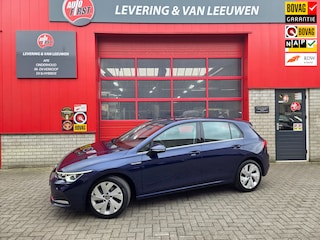 Volkswagen Golf 1.5 eTSI Style Automaat/ Parkeersensoren V + A/ Android auto- Apple Carplay/ LM velgen/ Rijklaarprijs!
