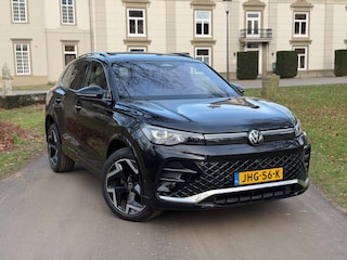 Volkswagen Tiguan 1.5 eHybrid R-Line Edition Carplay | Pano | HUD | Harman Kardon | Stoelverwarming/koeling