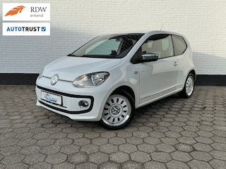 Volkswagen Up 1.0 White Up! 75PK l Cruise l Navi l Bluetooth!