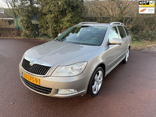 Skoda Octavia Combi 1.8 TSI Elegance / Airco / NAP / PDC / Aux / Apk / Trekhaak /