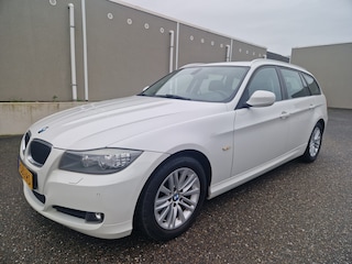 BMW 3-serie Touring 318i High Executive
