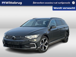 Volkswagen Passat Variant 1.4 TSI PHEV 218pk GTE DSG Automaat / Navigatie / LM 18 inch / Parkeersensoren / Camera / LED / Wegkl trekhaak