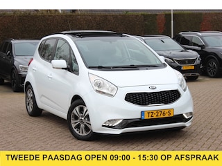 Kia Venga 1.4 CVVT Edition / Panoramadak / Camera / Half leder / Keyless / Navigatie / 16'' / Bluetooth / Armsteun voor