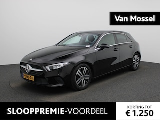 Mercedes-Benz A-klasse 180 Business Solution Luxury | Automaat | Apple Carplay/Android Auto | Trekhaak | Sfeerverlichting | Climate Control | Achteruitrijcamera | Lederen Bekleding | Lichtmetalen Velgen |