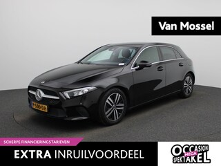 Mercedes-Benz A-klasse 180 Business Solution Luxury | Automaat | Apple Carplay/Android Auto | Trekhaak | Sfeerverlichting | Climate Control | Achteruitrijcamera | Lederen Bekleding | Lichtmetalen Velgen |