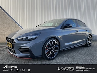 Hyundai i30 Fastback 2.0 T-GDI N2 / Dealer onderhouden / Alcantara interieur / Elektrisch verstelbare stoelen + memory / LMV / Keyless entry / Navigatie / Camera / Telefoon.