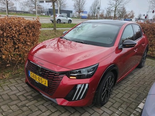 Peugeot 208 EV GT 51 kWh 156pk 3 Fase | Panoramadak | Massage | Elektr. Stoelen | 360 Camera | Stoelverwarming | Warmtepomp | Alcantara | !!