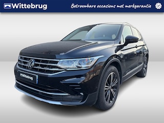 Volkswagen Tiguan 1.4 TSI eHybrid Elegance DSG Automaat Panoramadak / IQ LED verlichting / Trekhaak / Navigatie / Achteruitrijcamera