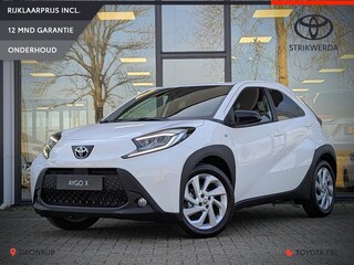 Toyota Aygo 1.0 VVT-i MT First | Stoelverwarming | Climate Control | Camera | Led | ACC | Licht- regensensor