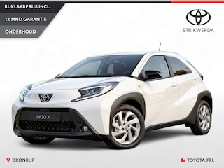 Toyota Aygo 1.0 VVT-i MT First | Stoelverwarming | Climate Control | Camera | Led | ACC | Licht- regensensor