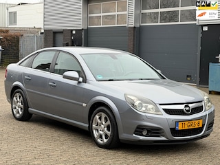 Opel Vectra GTS 1.8-16V Executive AUTOMAAT CLIMA NAVI XENON PDC TREKHAAK APK NAP