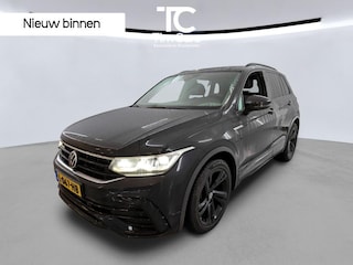 Volkswagen Tiguan 1.5 TSI R-Line Automaat | Panoramadak | Black style | LED verlichting | Half leer | Cruise control adaptief | Climate control | Navigatiesysteem pro | Parkeersensoren voor en achter | Achteruitrijcamera