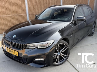 BMW 3-serie Touring 320e M sport Automaat | Zwart optiek | LED laserlichten | Leren bekleding | Stoelverwarming | DAB ontvanger | HiFi installatie | Navigatiesysteem | Cruise control adaptief | Climate control | Parkeersensoren voor en achter