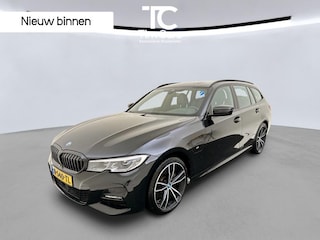 BMW 3-serie Touring 320e M sport Automaat | Zwart optiek | LED laserlichten | Leren bekleding | Stoelverwarming | DAB ontvanger | HiFi installatie | Navigatiesysteem | Cruise control adaptief | Climate control | Parkeersensoren voor en achter