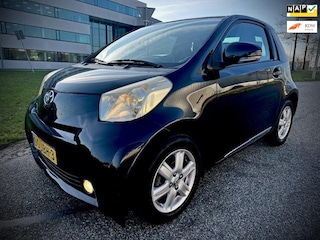 Toyota iQ 1.0 VVTi Comfort, LEER,NAVIGATIE, 15", STOELVERWARMING, NAP,APK
