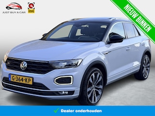 Volkswagen T-Roc 1.5 TSI Sport Business R-Line Beats / Incl. Nieuwe Ondrh. beurt / Seat-comfort-pakket / Winterpakket / Beats / Digitaal Cockpit / Panoramadak / Apple Carplay /