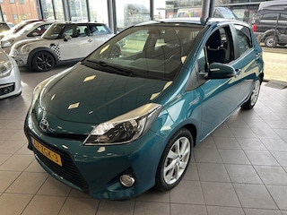 Toyota Yaris 1.5 Full Hybrid Dyn. Achteruitrij cam navi NW APK BJ 2012 !!!