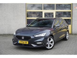Seat Leon Sportstourer 1.5 TSI FR 150PK! Launch Edition BJ2020 Lmv 17" | Led V+A | Pdc | Navi | Dynamische knipperlichten | Elek. trekhaak | App-Connect | Dashboard verlichting | Virtual cockpit | Climate control | Cruise control | Sportstoelen | Zwarte hemel |Extra getint glas