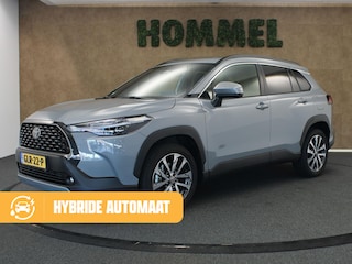 Toyota Corolla Cross Hybrid 140 Style - ORIGINEEL NEDERLANDSE AUTO - AFKOMSTIG VAN 1E EIGENAAR - ELEKTRISCHE ACHTERKLEP - LENDENSTEUN - NAVIGATIE - DODEHOEK DETECTIE - KEYLESS ENTRY/ START - DRAADLOZE TELEFOONLADER - CAMERA - PARKEERSENSOREN VOOR EN ACHTER