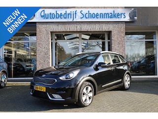 Kia Niro 1.6 GDi First Edition TREKHAAK CAMERA CARPLAY HALFLEER 1e-EIGENAAR DEALER-OND. PDC NAP NAVI ENZ.
