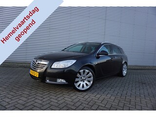 Opel Insignia Sports Tourer 1.6 T Cosmo Climate / Navi / Cruise / Leder / Parkeers. / Stoevlerw. / Trekhaak / NAP
