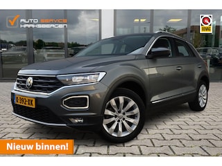 Volkswagen T-Roc 1.5 TSI Sport | ACC | Camera | Trekhaak |